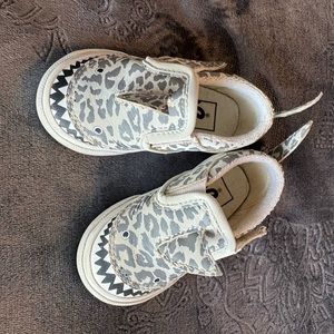 Baby shark vans